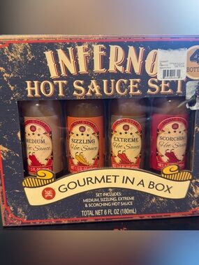 Hot Sauce Set - 4-Pack Gourmet Hot Sauces (Red)